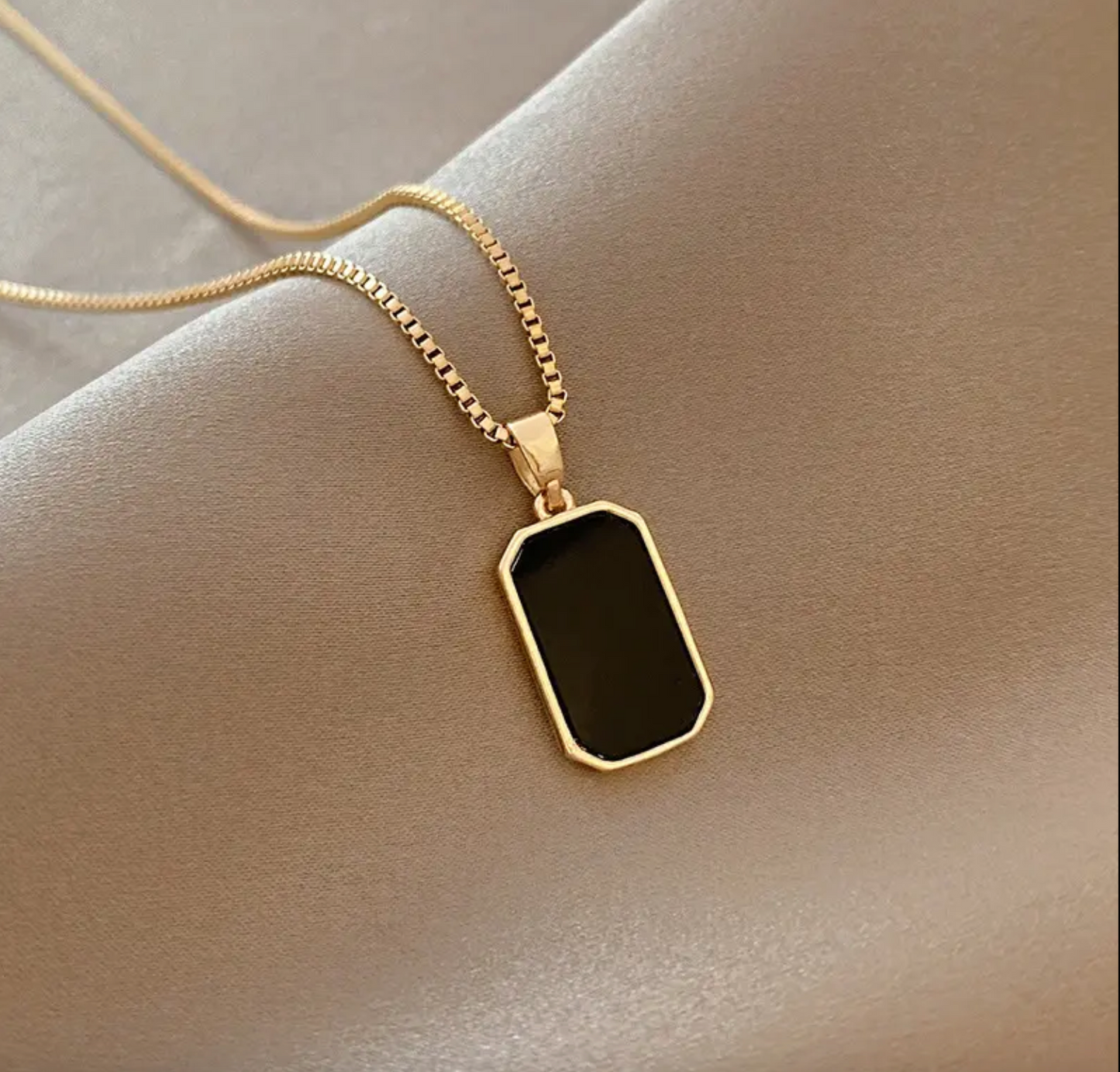 Six Claw Necklace