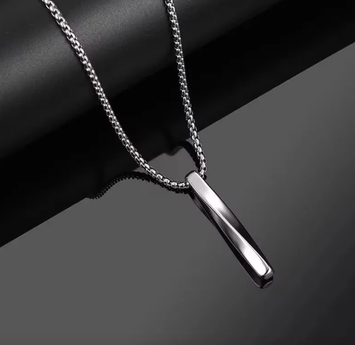 Clavicular Chain Necklace
