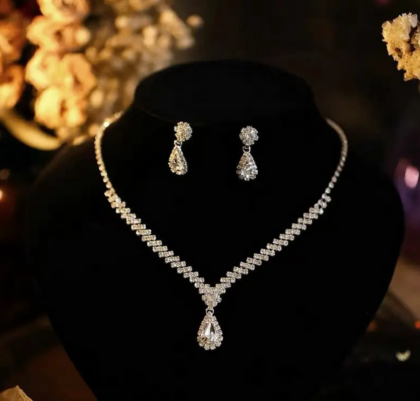 Hoyon Claw Necklace Set
