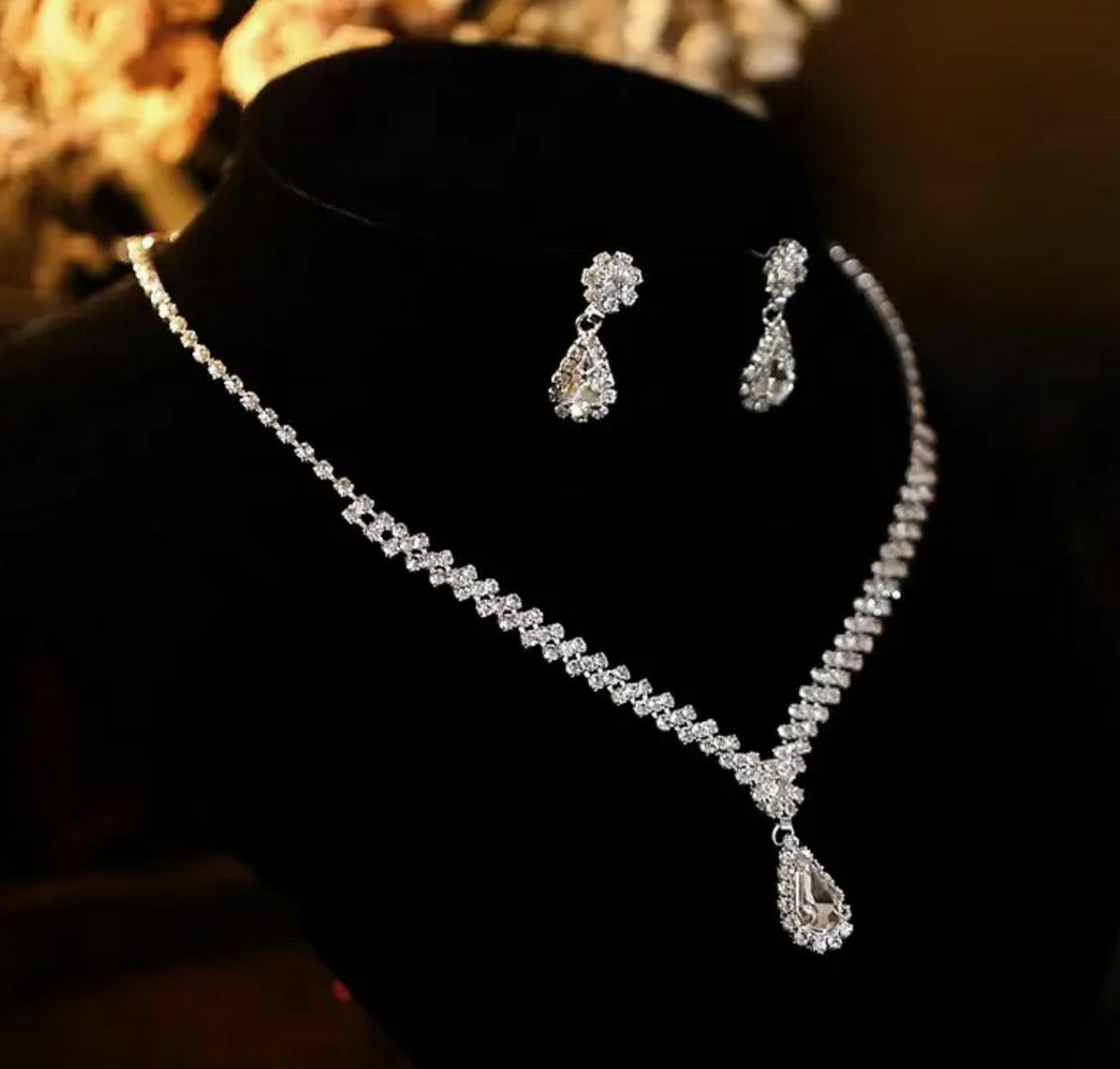 Hoyon Claw Necklace Set