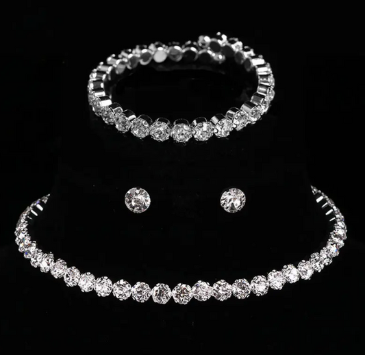 Zyronin Diamond Studded Set