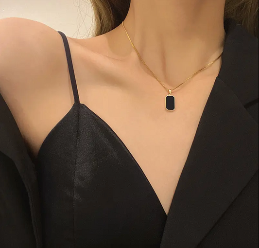 Six Claw Necklace